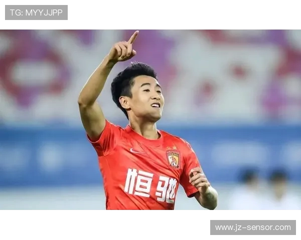 杨晨以坚韧与激情书写中国足球海外奋斗的辉煌篇章