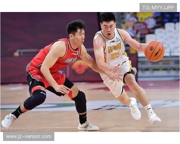 赛后复盘重庆篮球队与深圳篮球队的表现分析与状态对比